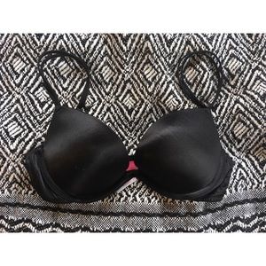 Black push up Victoria secret bra